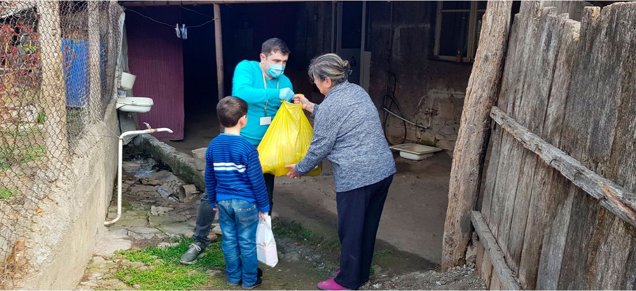 Food and hygiene items for 100 families from Noyemberyan and Amasia